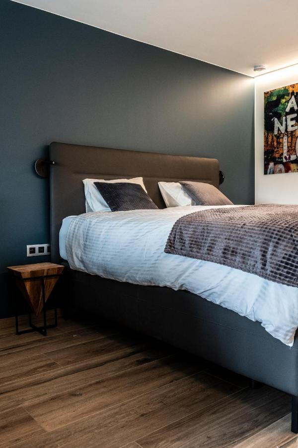 Guesthouse Max Zwijndrecht Екстериор снимка